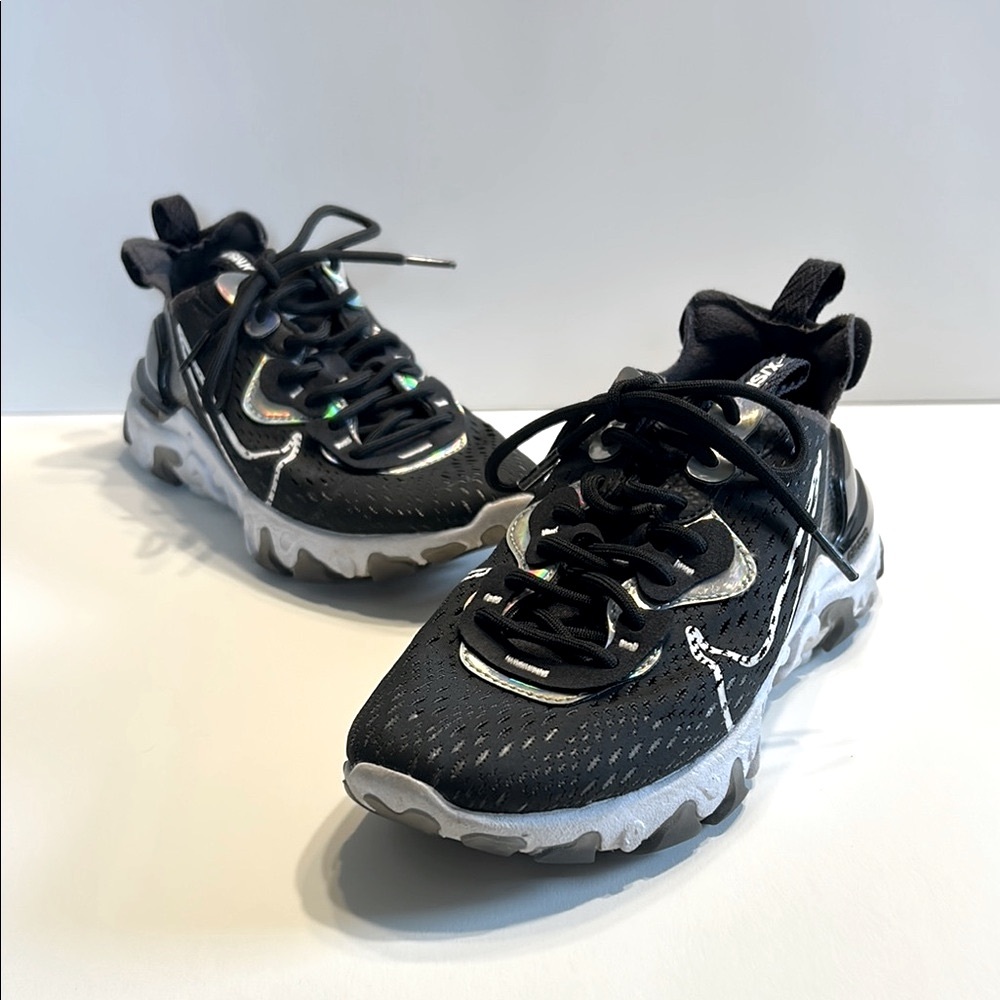 Nike React  Dimsix Vision Essential Womens 5.5 Black Iridescent CW0730-001